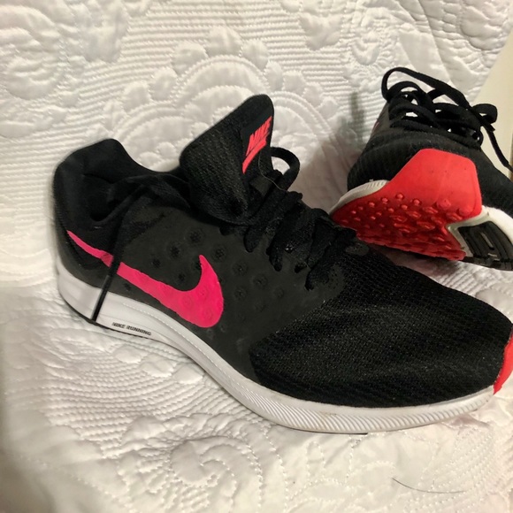 Nike Shoes - Nike downshifter 7 running shoe